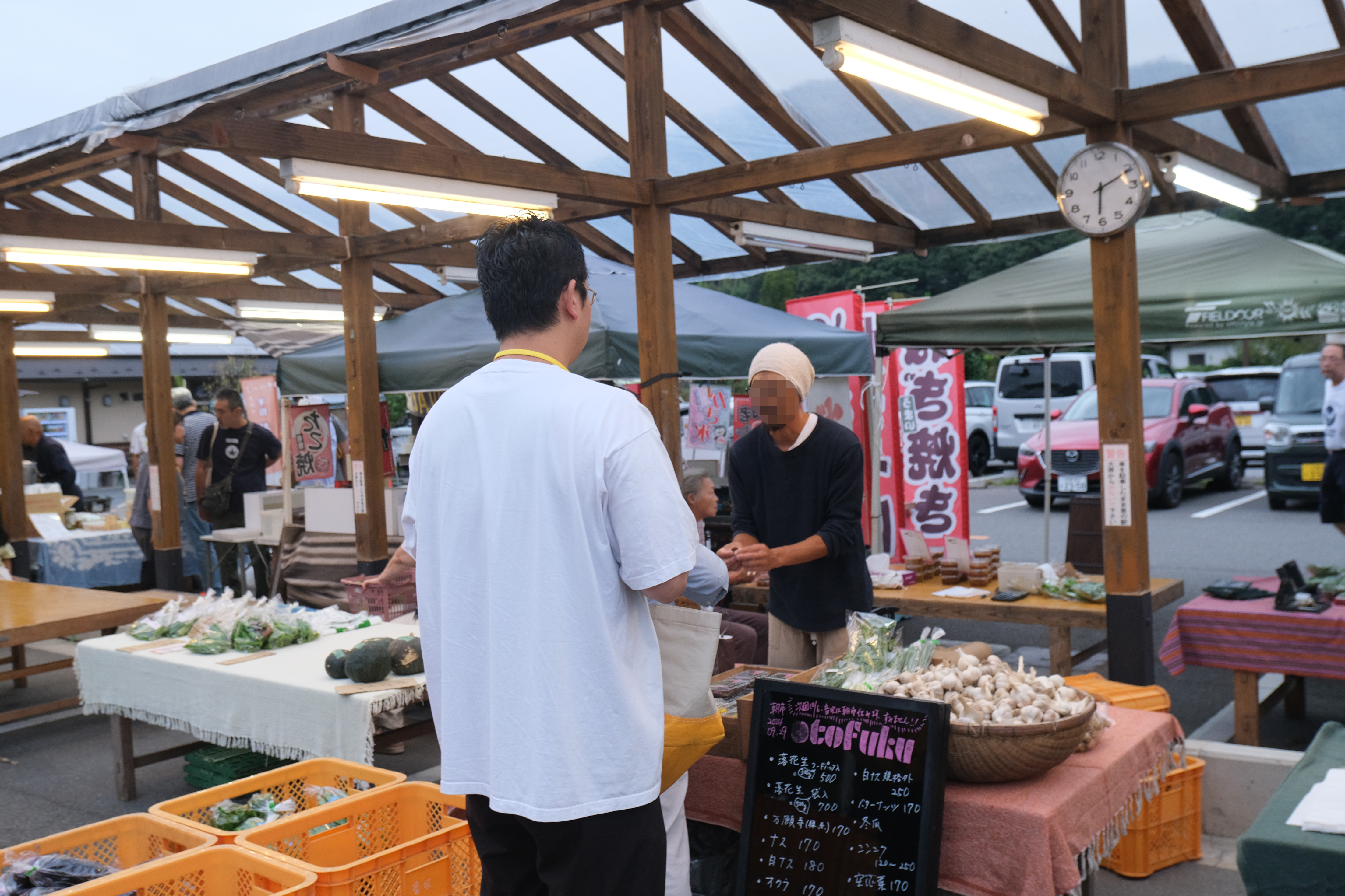 堆肥として活用される野菜クズ